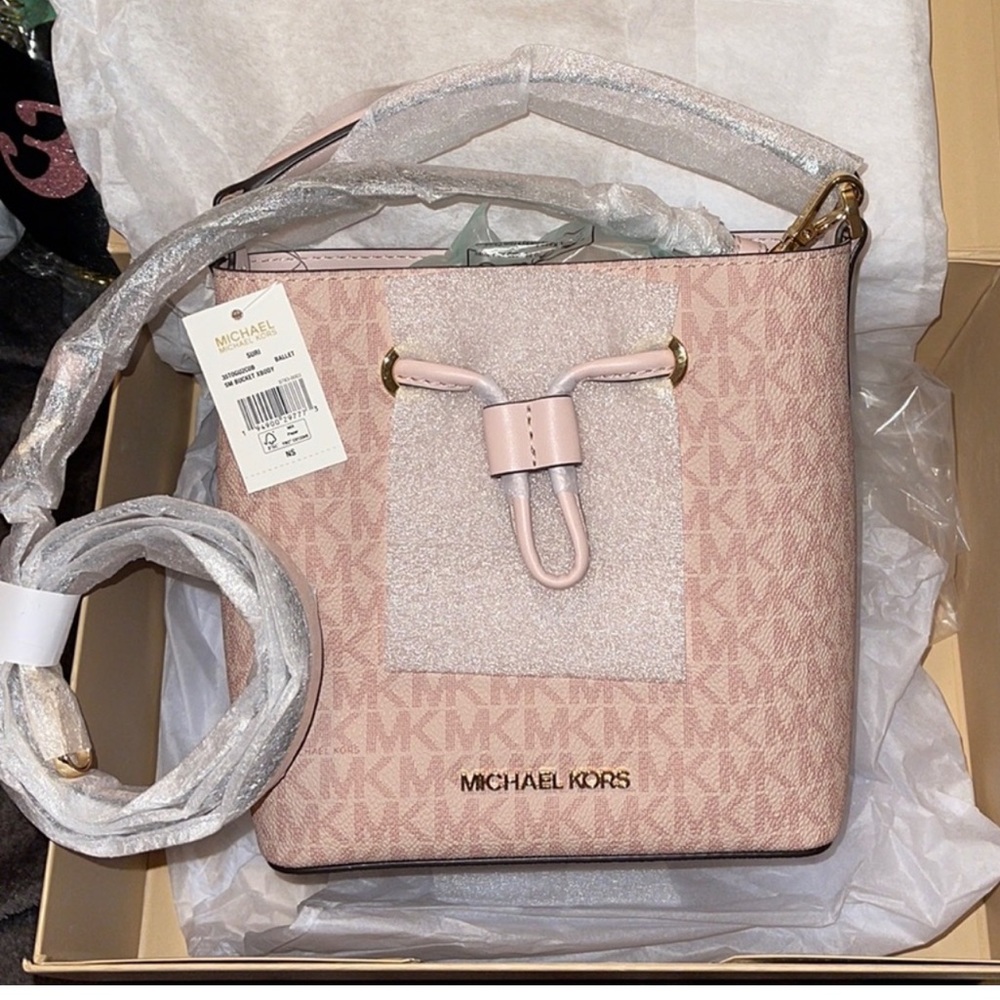 NWT & gift box MICHAEL KORS SMALL BUCKET BAG ballet pink